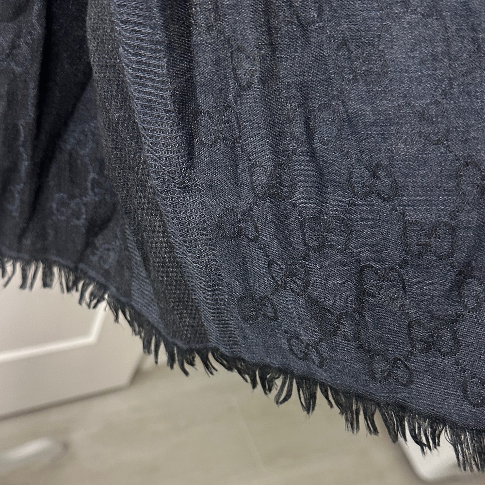 Gucci GG scarf wool and silk 76x 28 Elegant Black Scarf - Picture 5 of 9